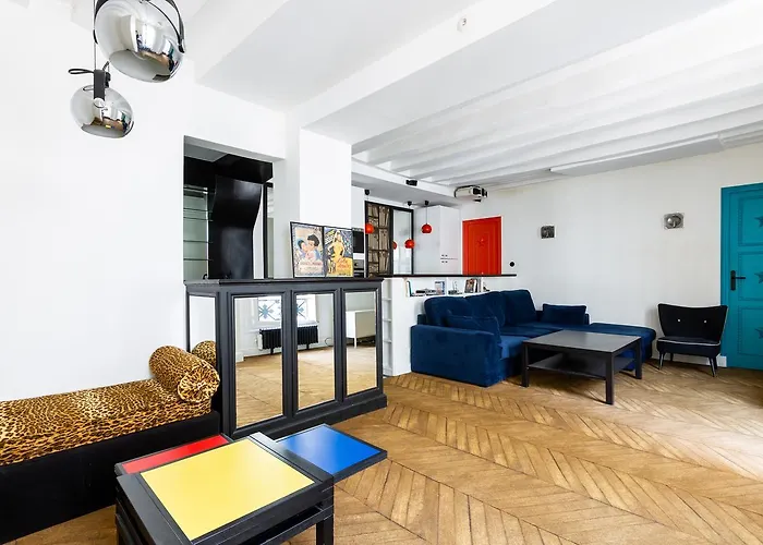 Veeve - Bauhaus Magic in the Marais