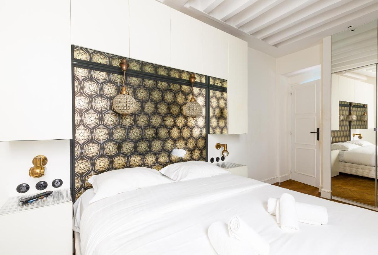 Veeve - Bauhaus Magic In The Marais Apartment *